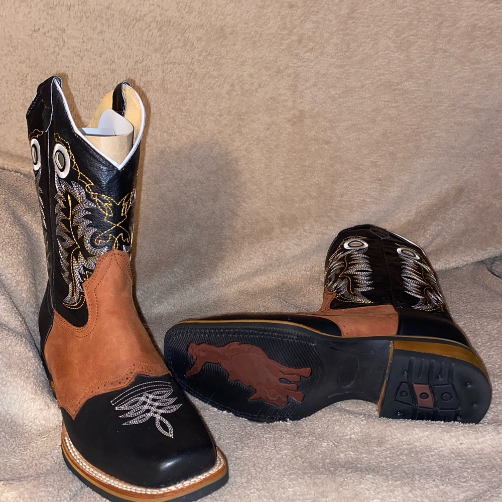 Old corral cowboy boots